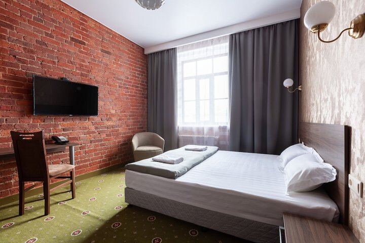 Room 18 of 49