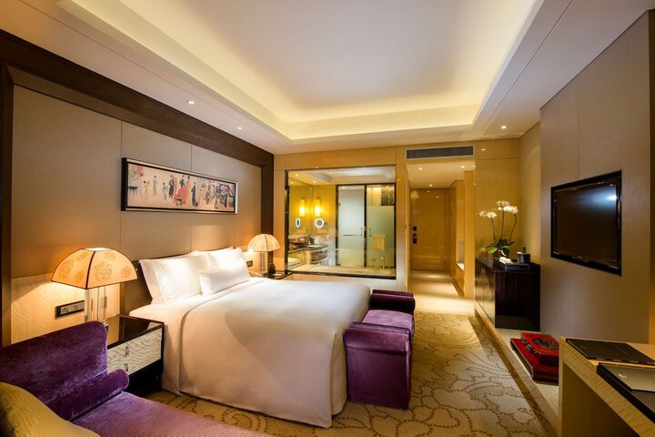 Room 20 of 103