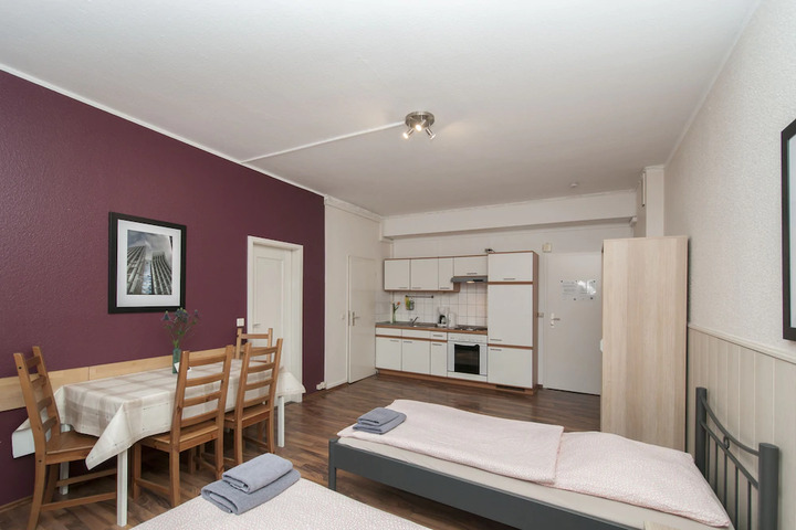 Room 7 of 10
