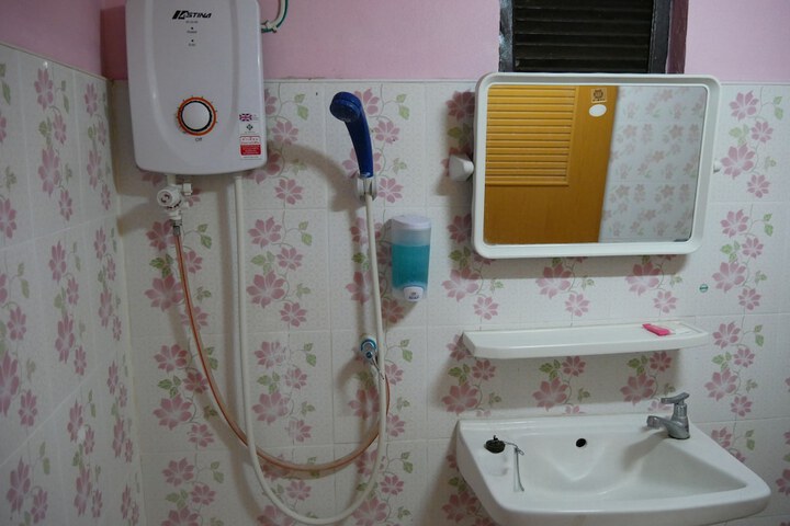 Room 17 of 37