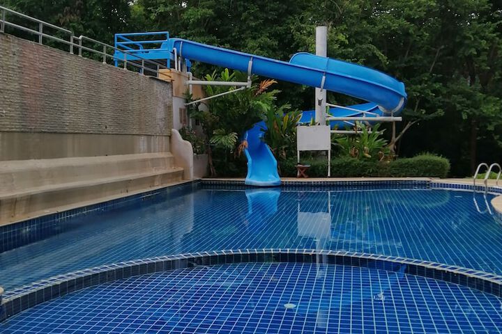 Pool Hotel
