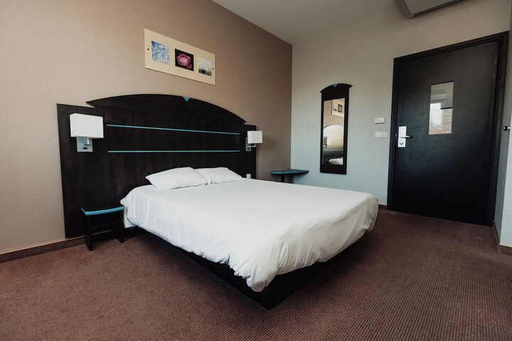 Room 26 of 49