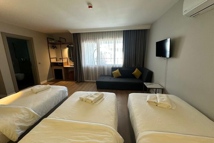 Room 84 of 222