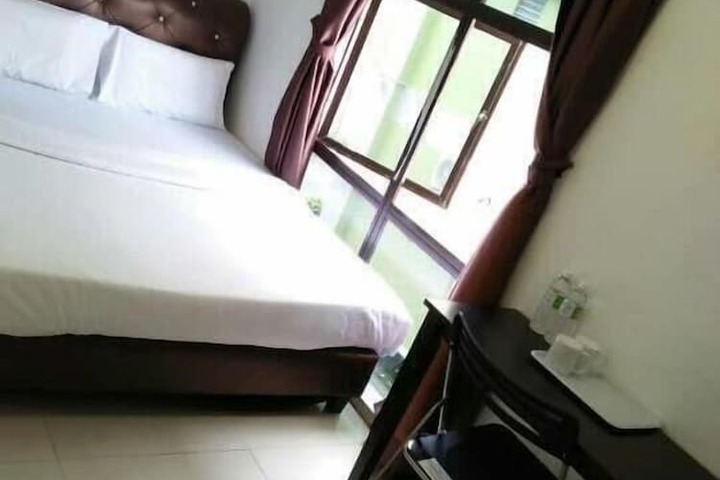 Room 18 of 27