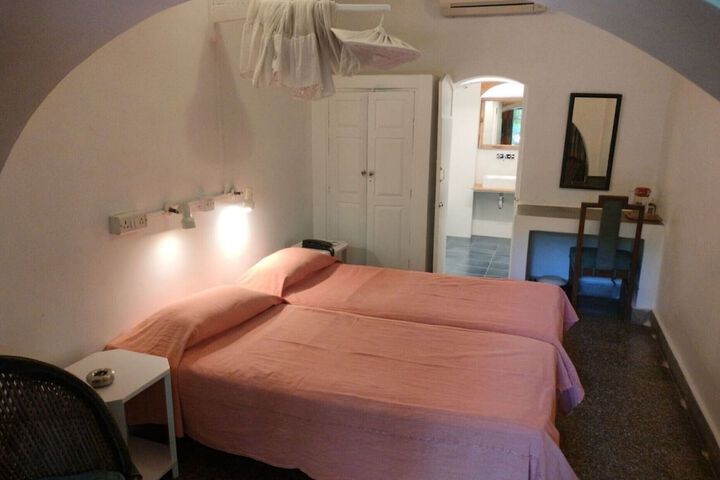 Room 87 of 233