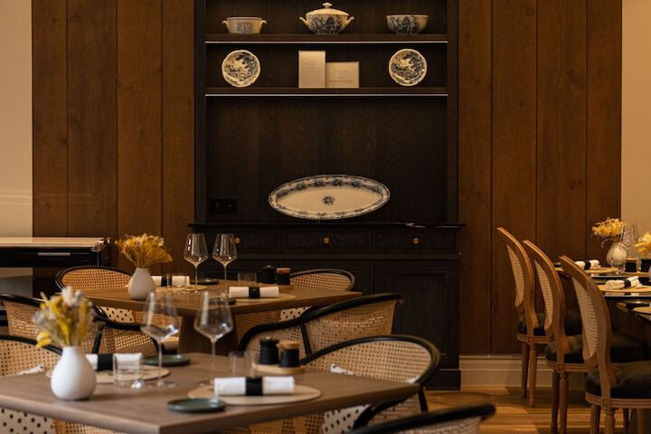 Dining 47 of 60