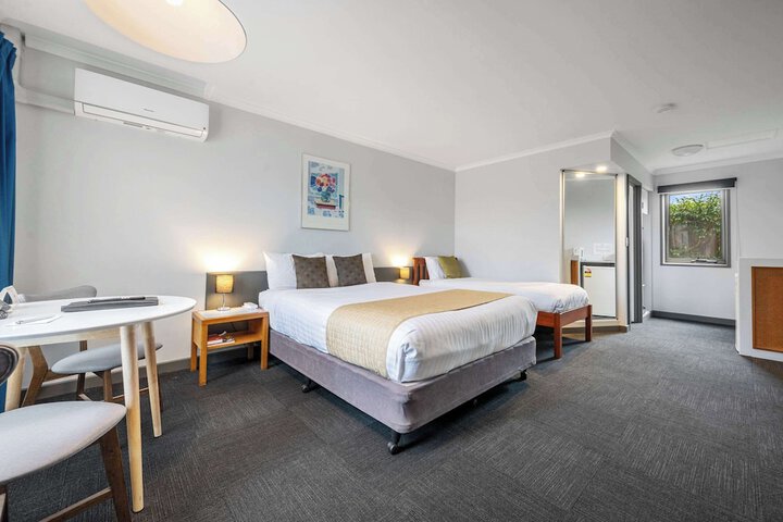 Room 10 of 41