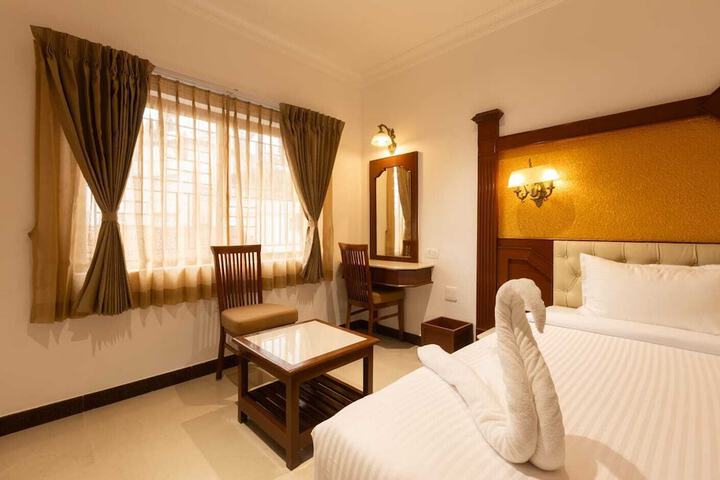 Room 4 of 20