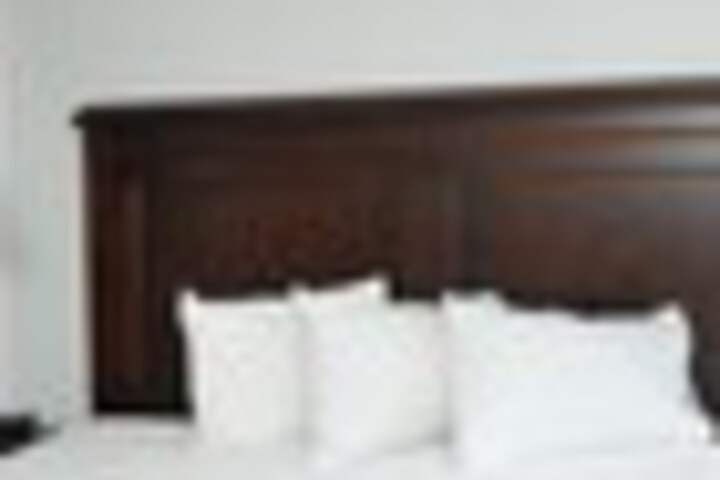 Room 32 of 108