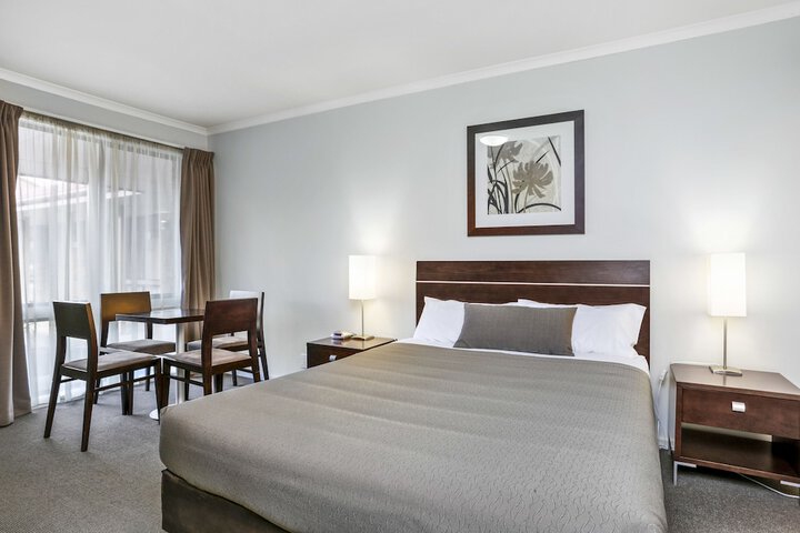 Room 9 of 43