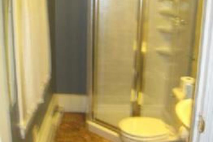Room 4 of 36