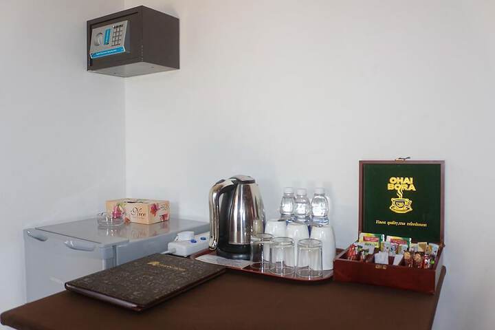 Room 6 of 44