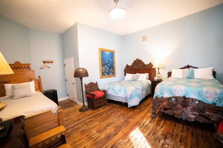 Lodge Premium Cabin Queen Bed (30 of 79)