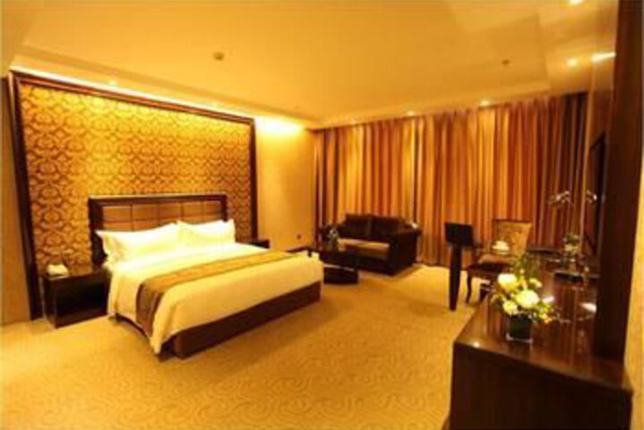 Room 15 of 32