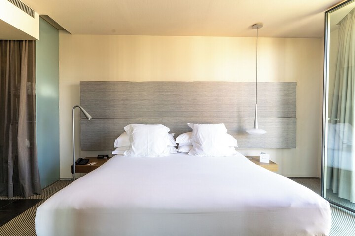 Room 6 of 46