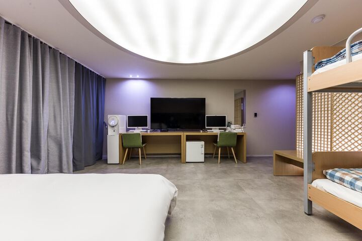 Room 31 of 120