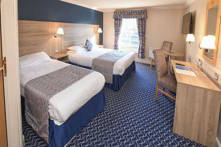 Room 17 of 216