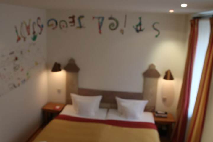 Room 73 of 95