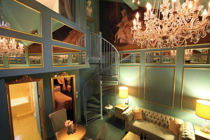 Room 100 of 258