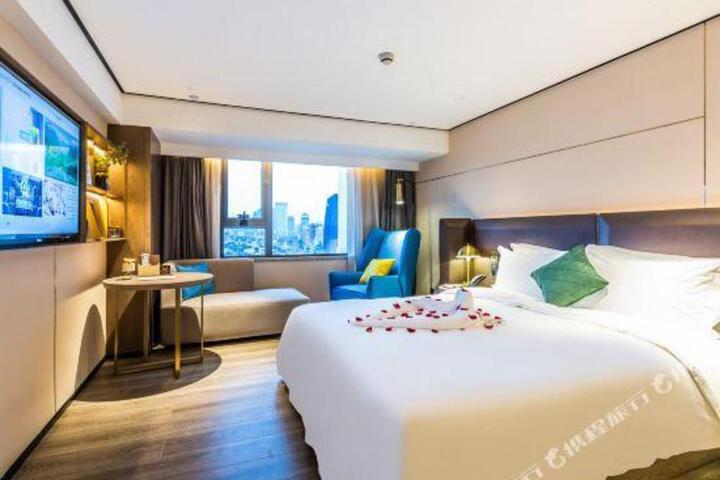 Yinjiang PLUS Hotel