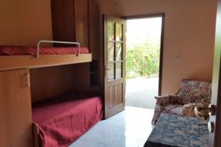 Room 7 of 16