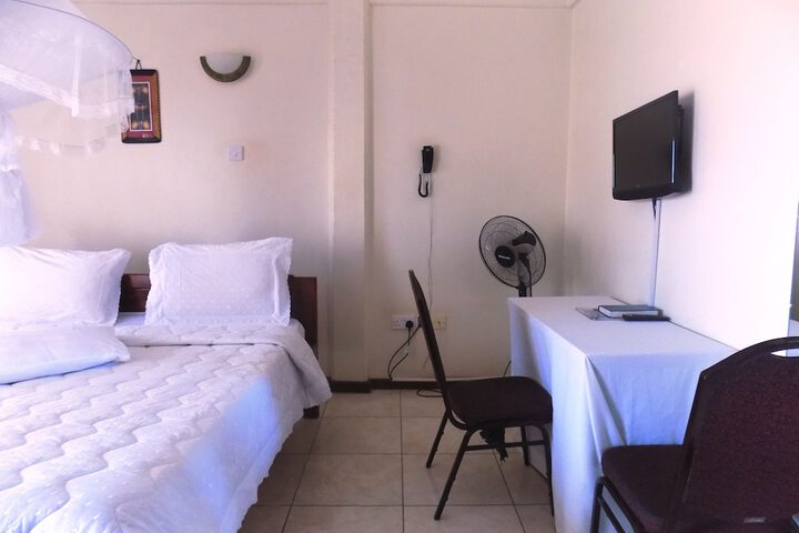 Room 11 of 24