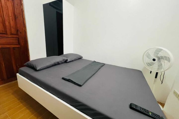 Room 2 of 4