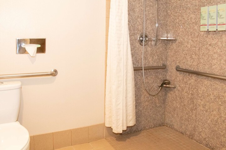 Accessible 1 King Mobility Accessible Bathtub Work Desk Microwave and Refrigerator WiFi Full Breakfast (1 of 13)