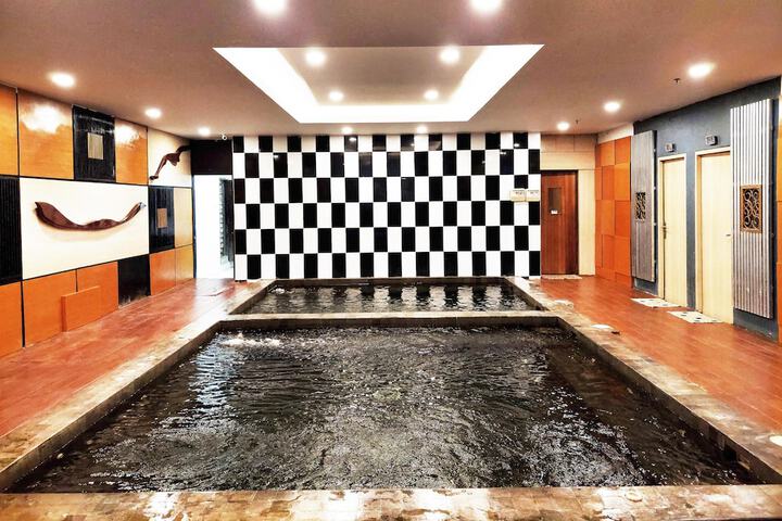 Pool Hotel