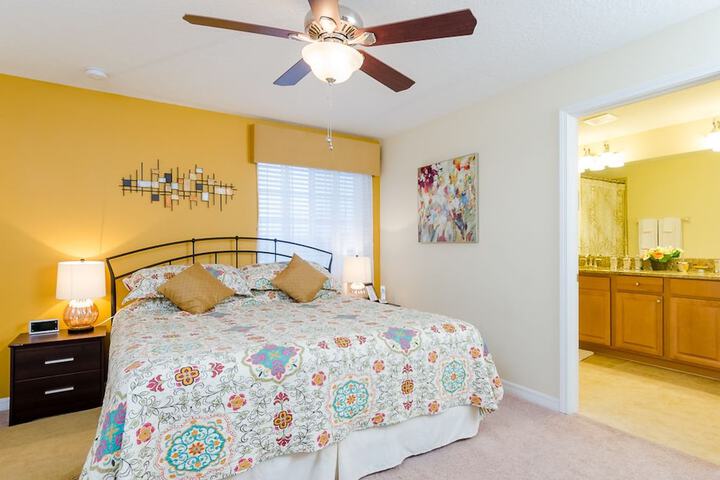 Room 2 of 33