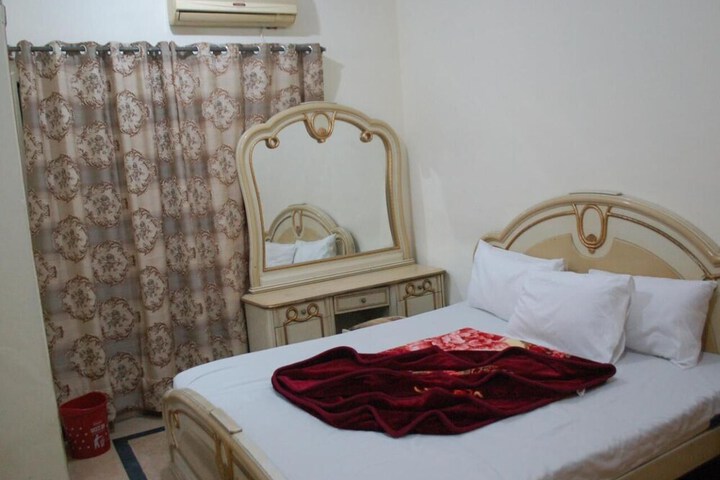 Room 13 of 31