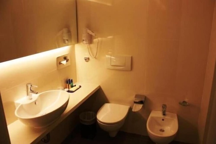 Room 17 of 23