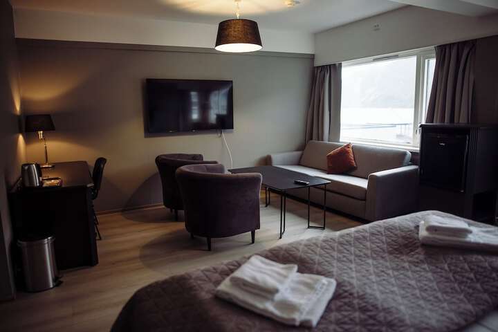 Room 2 of 46