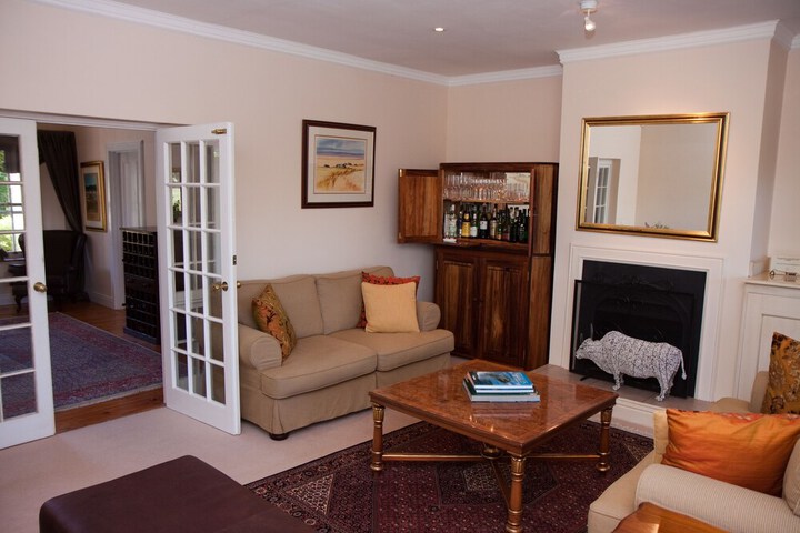 Lounge 40 of 66