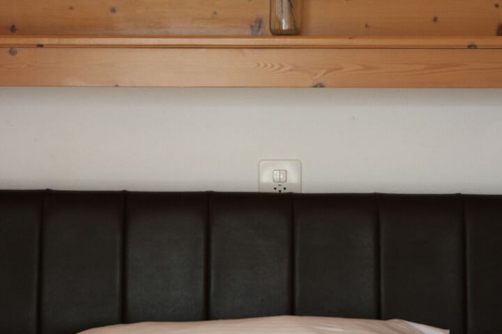 Room 14 of 65
