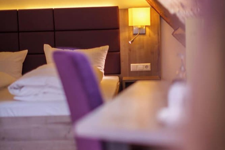 Room 28 of 62