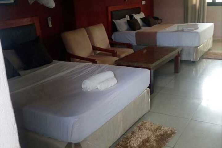 Room 7 of 28