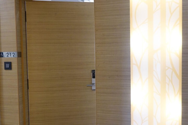 Room 32 of 35