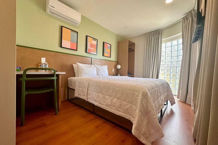 Room 10 of 24