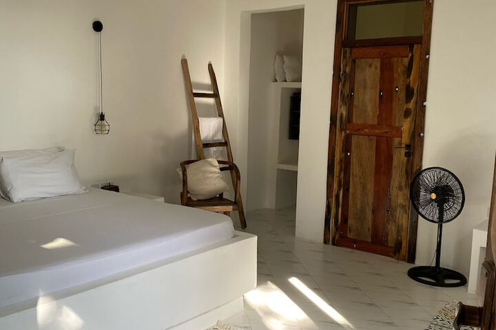 Room 9 of 26