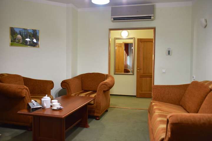 Room 30 of 42