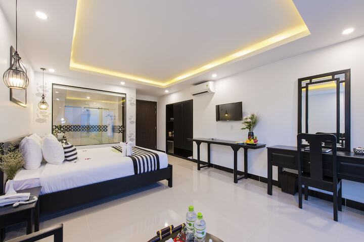 Room 10 of 143