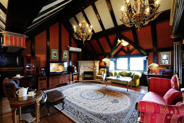 Room 8 of 39