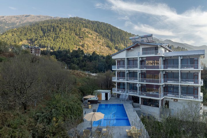 Hotel Exterior 77 of 109