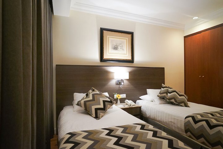 Room 40 of 89