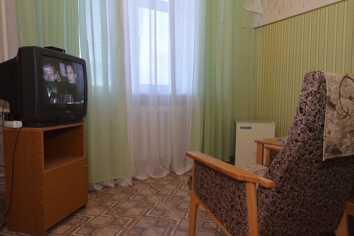 Room 52 of 100
