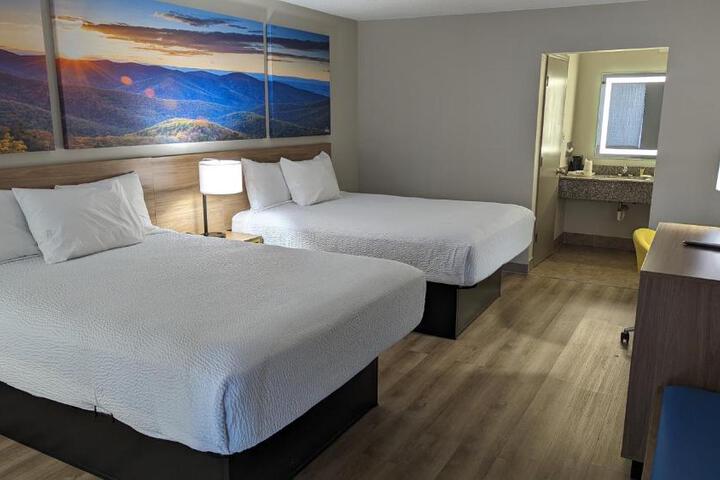 2 Double Beds (2 of 5)