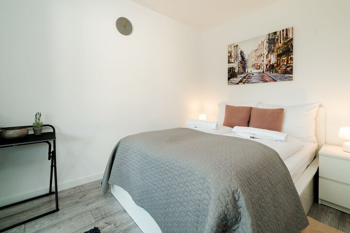 Room 47 of 375
