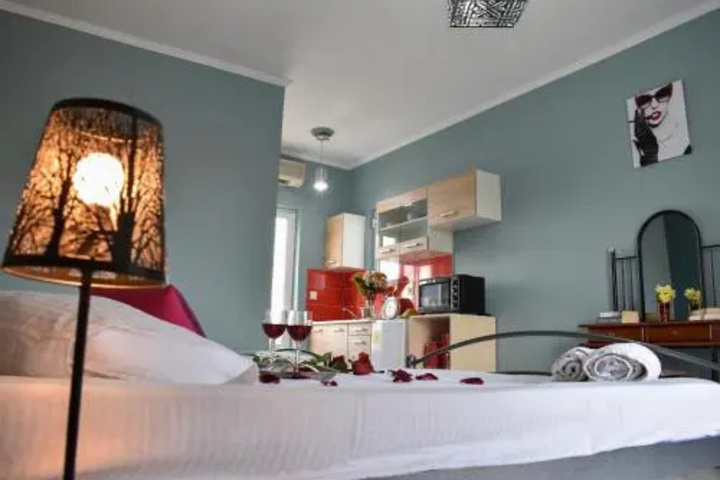 Room 5 of 20