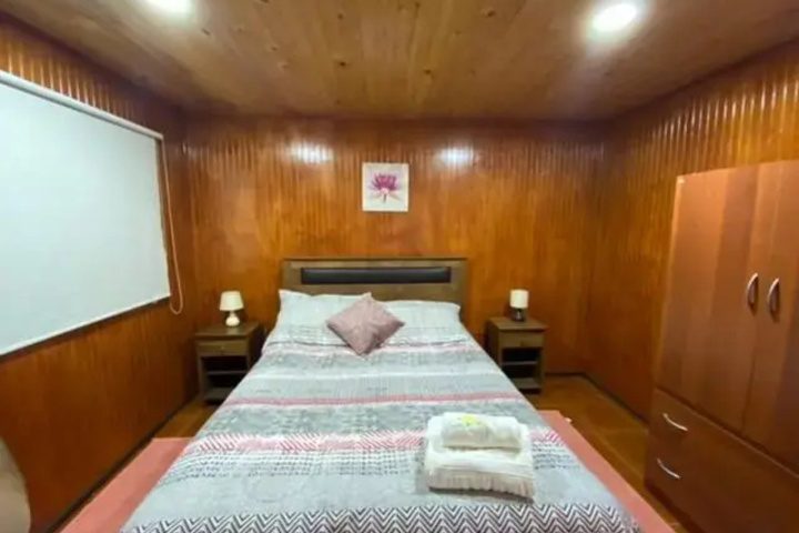 Room 2 of 7